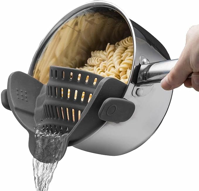 Kitchen Gizmo - Colador Snap N Strain de pasta para ollas, colador de silicona ajustable con clip para ollas, sartenes y cuencos, para la cocina, color gris